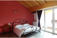 Pink Studio - Lakes accommodation - Holidays to Italian lakes